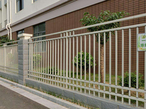 學(xué)校護(hù)欄圖片1