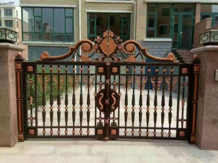 濰坊鋁藝大門(mén)環(huán)保型及美觀？