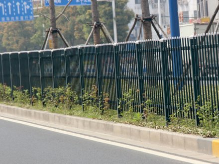 鋅鋼護(hù)欄和鐵藝護(hù)欄的區(qū)別有哪些？